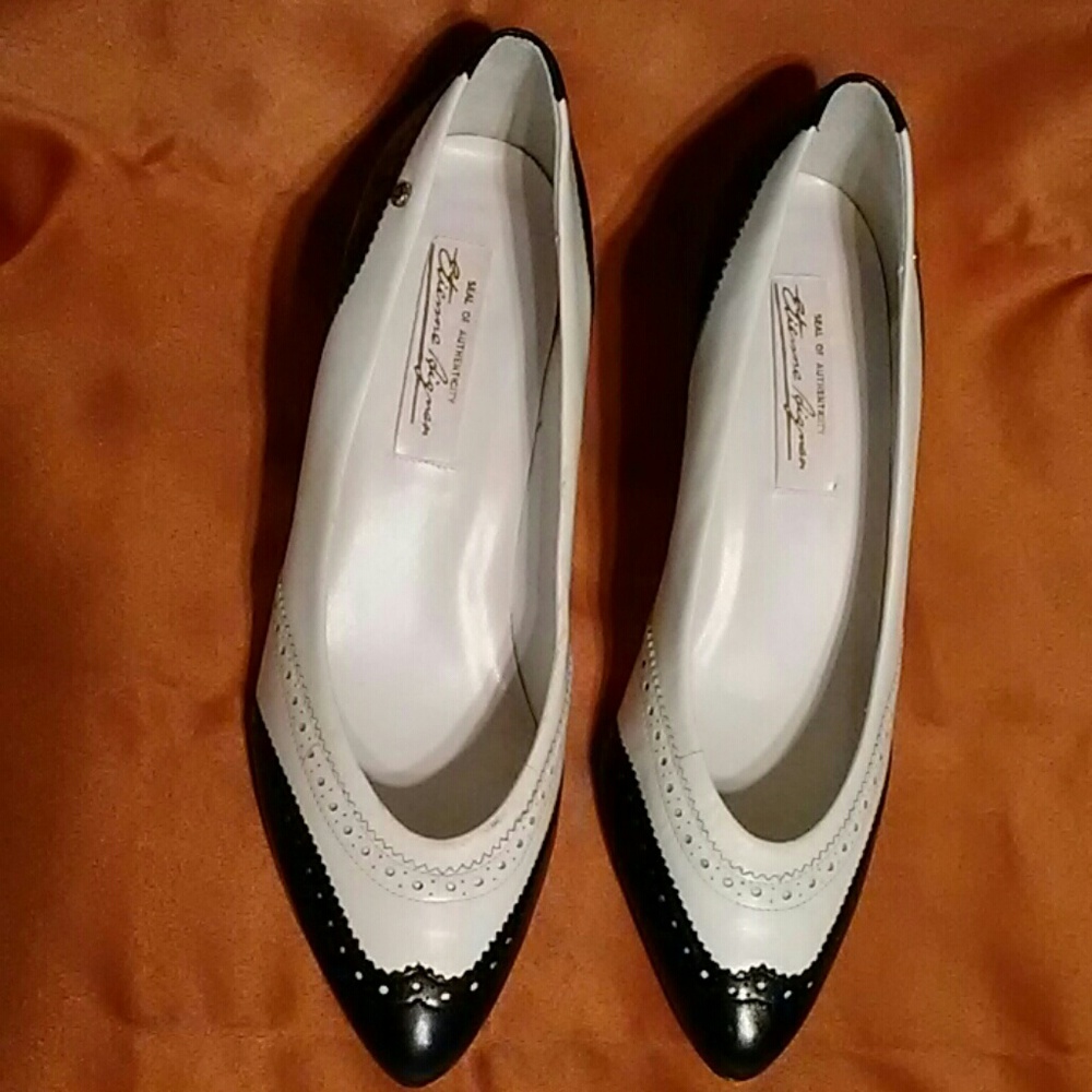 Pumps - Picture 2 of 2